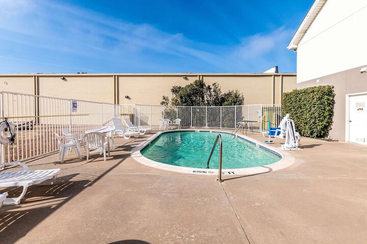 Pool 5 of 32