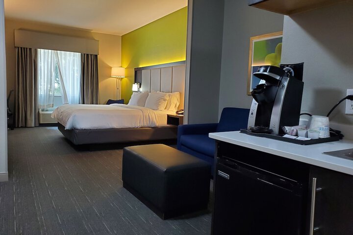 Holiday Inn Express Hotel & Suites Pearland by IHG