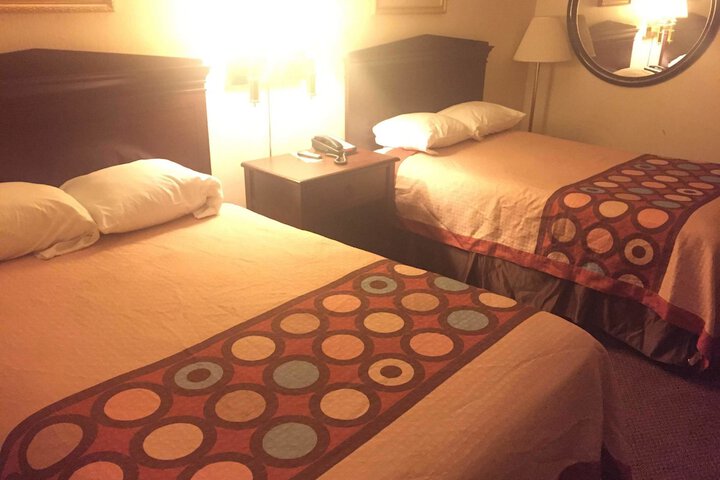 Room 28 of 74