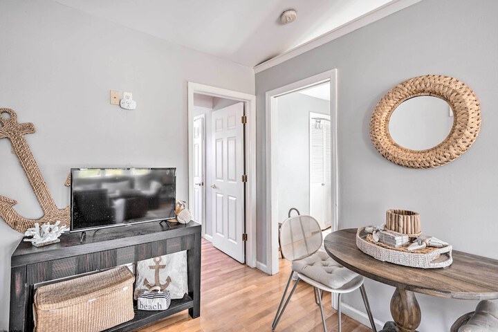 Bright Belmar Cottage Half Mi to Boardwalk!