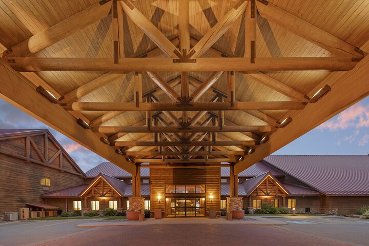 bantr Grand Hotel Wausau - Rothschild