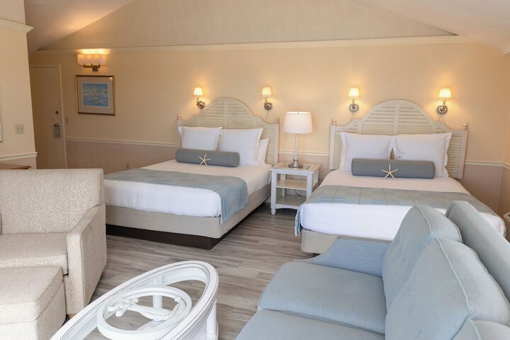 Anchor in Distinctive Waterfront Lodging