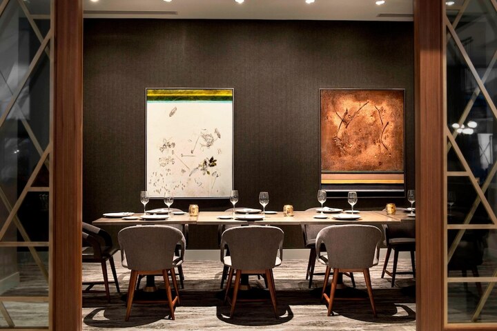 Dining 52 of 70