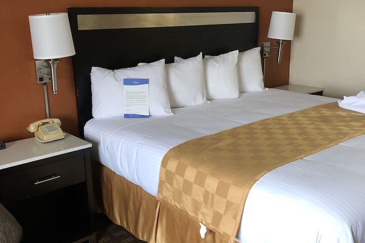 Room 8 of 25