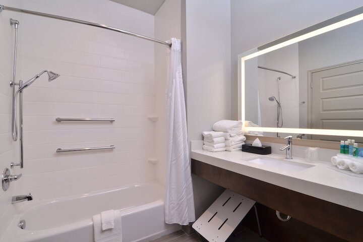 Holiday Inn Express & Suites Houston E - Pasadena by IHG