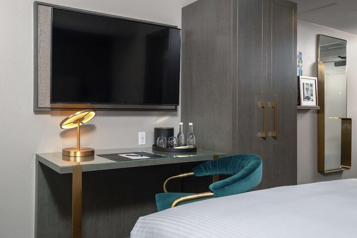 Tulsa Club Hotel Curio Collection by Hilton