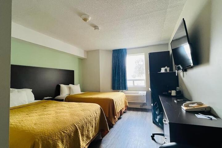 Room 10 of 36