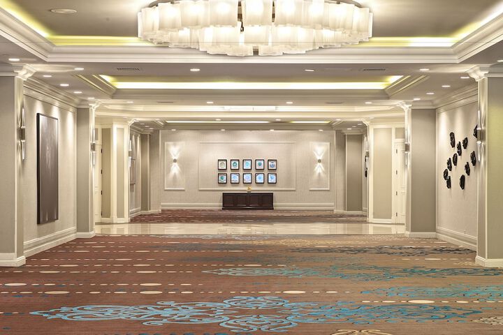 Ballroom/Hall 83 of 88