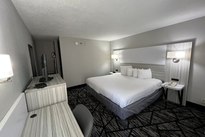 Room 16 of 24