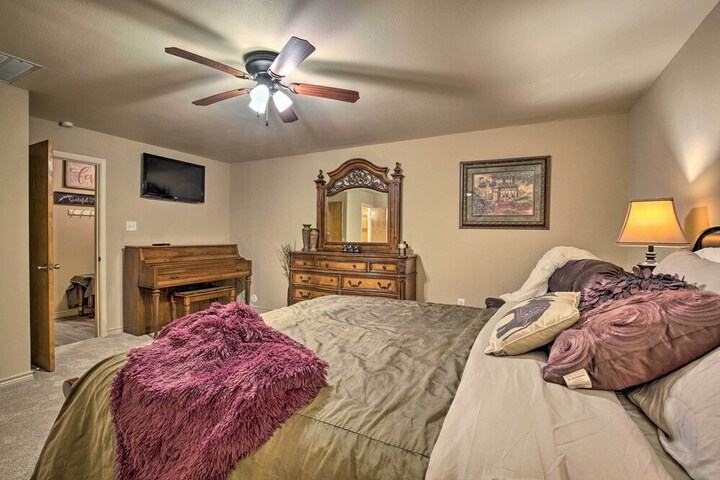 Cozy Family Home w / Fire Pit 4 Mi to Lake Fork