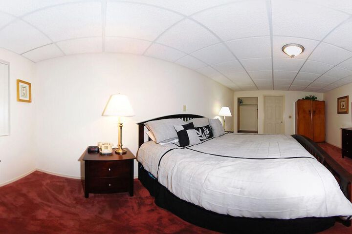 Room 22 of 38