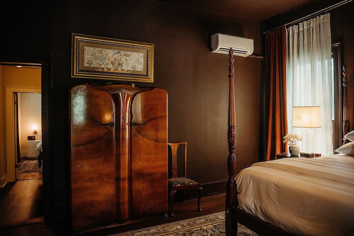 Room 47 of 82