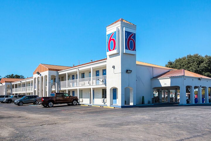 Hotel 4 of 30