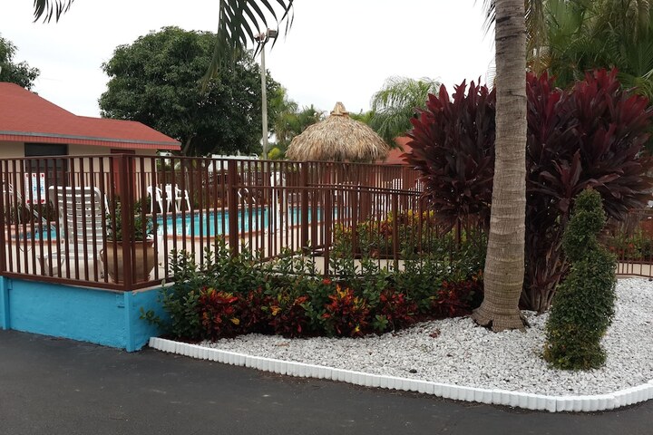 Pool 14 of 77