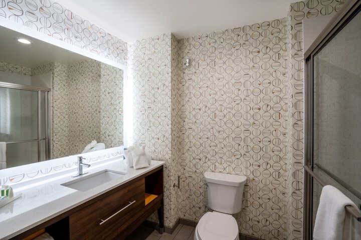 Room 11 of 25