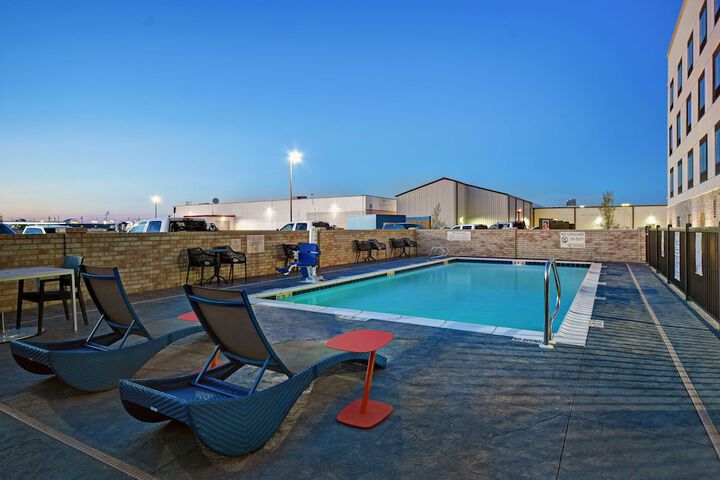 Pool 11 of 47