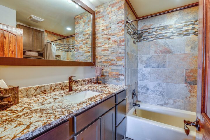 Ski-in / ski-out Granby Ranch Escape With Balcony!