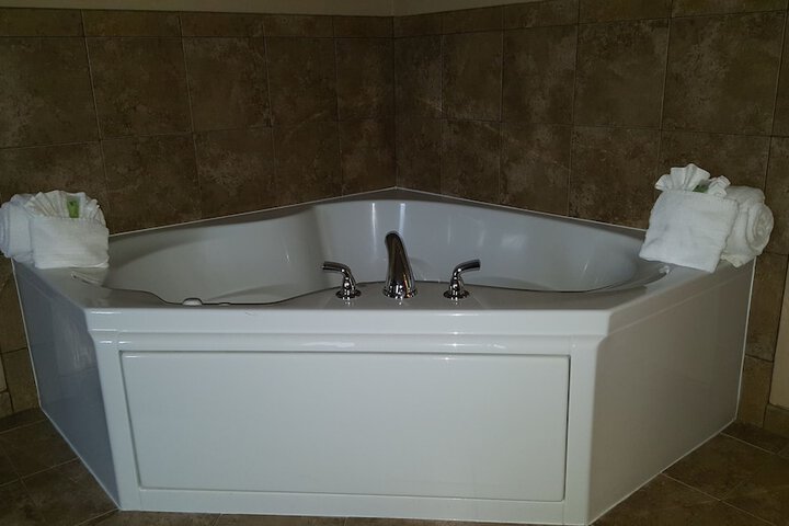 Hot Tub 49 of 50