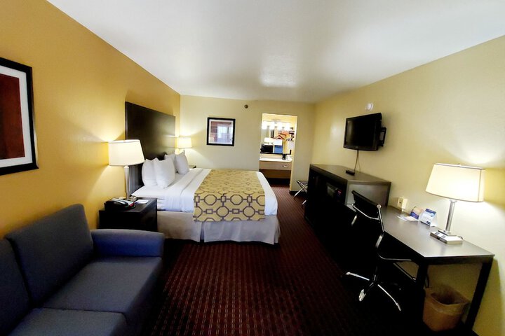 Room 9 of 24
