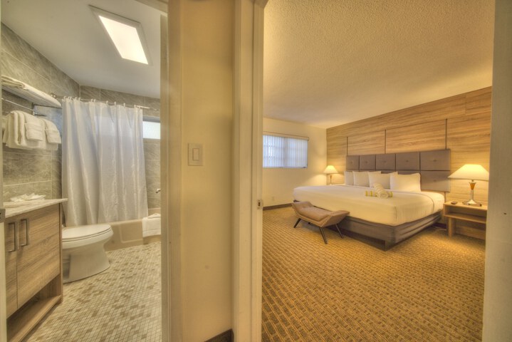 Room 25 of 51