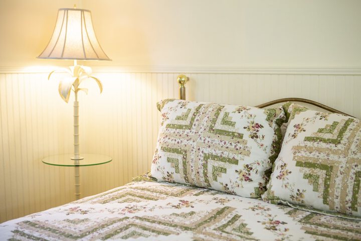 The Chimney Rock Inn & Cottages