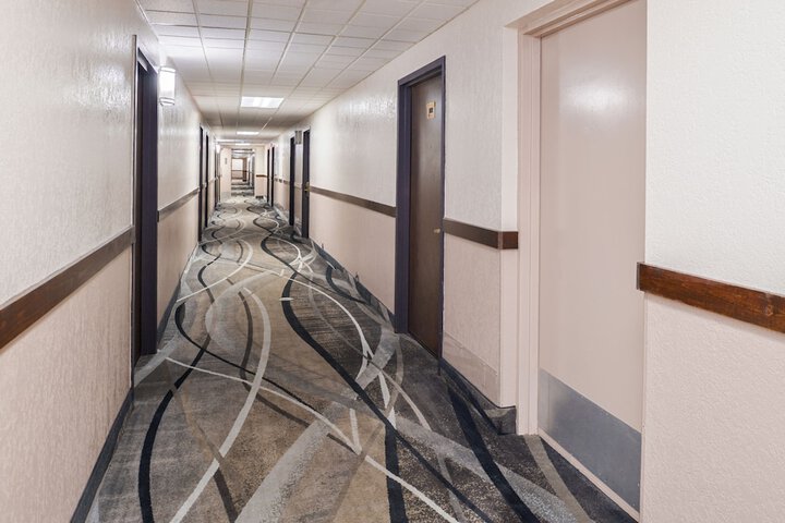 Ballroom/Hall 35 of 37