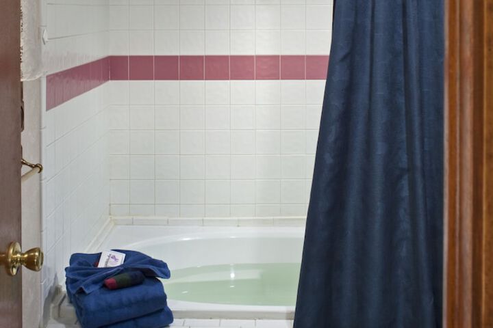 Room 32 of 57