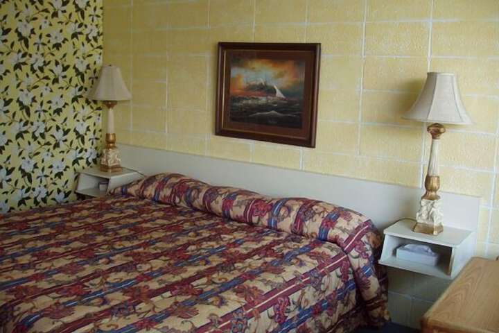Room 15 of 32