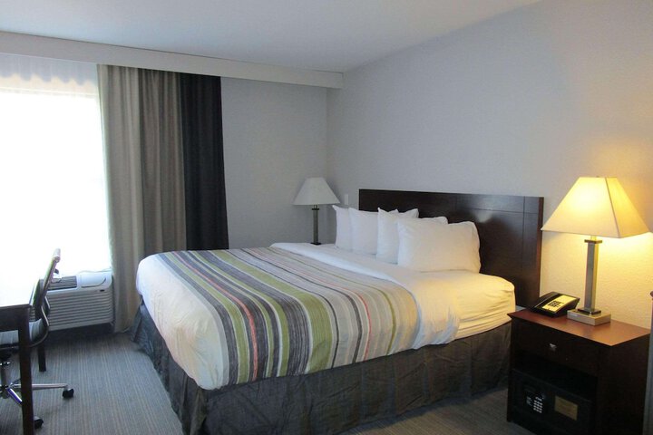Room 10 of 36