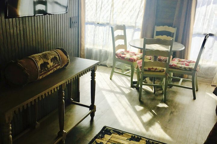 Room 152 of 198
