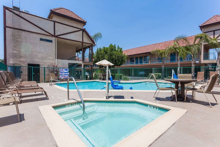 Pool 4 of 16