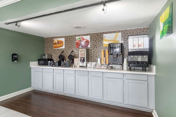 Breakfast/Coffee Service 34 of 36