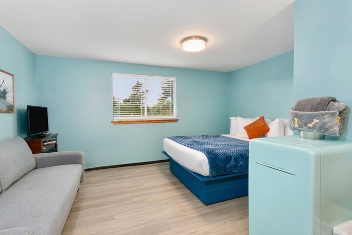 Breakwater Resort