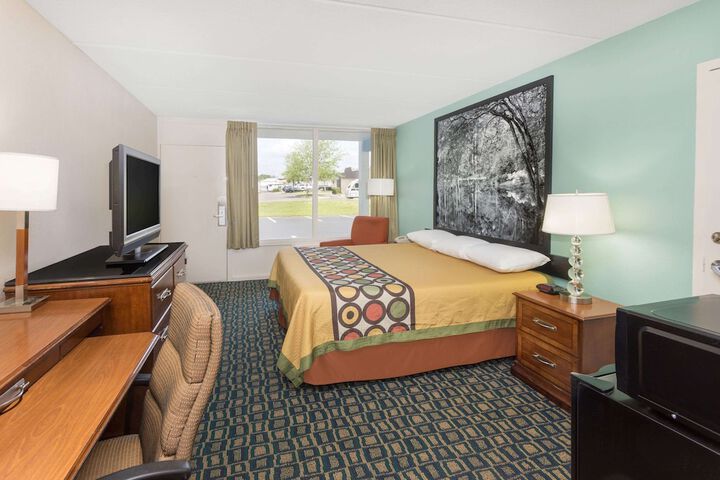 Room 9 of 23