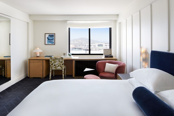 Room 45 of 102