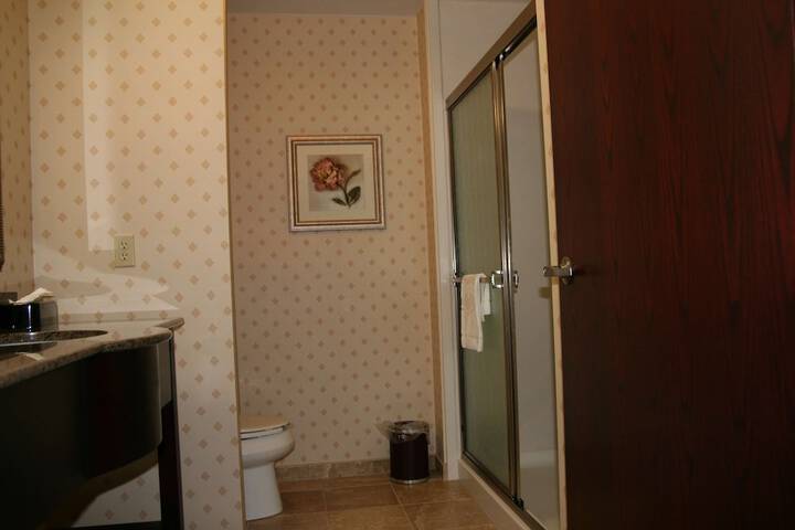 Room 23 of 37