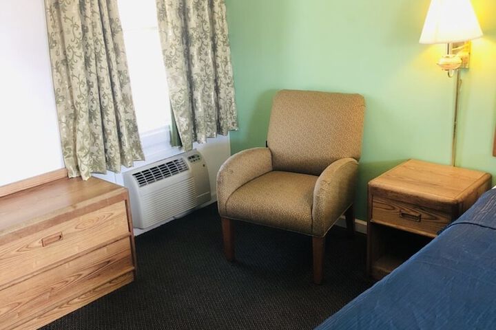 Room 4 of 14