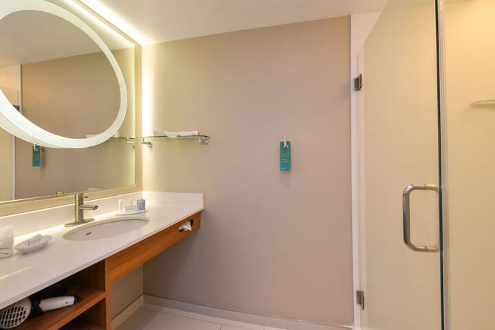 Room 25 of 59