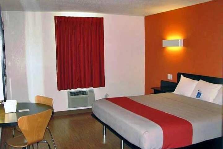 Room 20 of 28