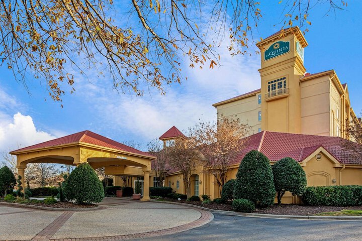 Hotel 5 of 53