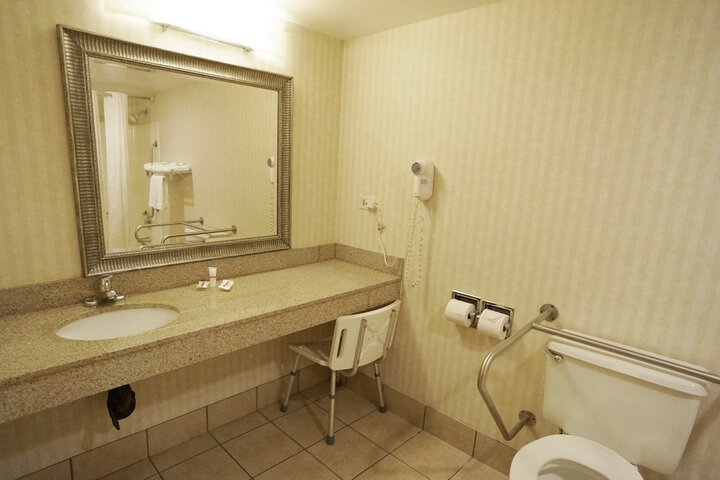 Room 9 of 14