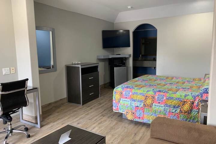 Room 9 of 17