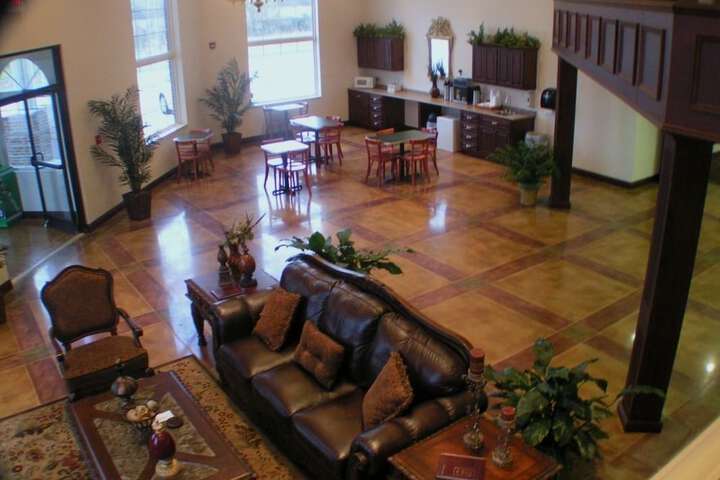 Heritage Inn & Suites