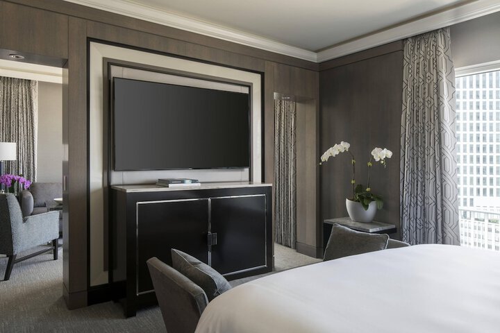 Room 13 of 82