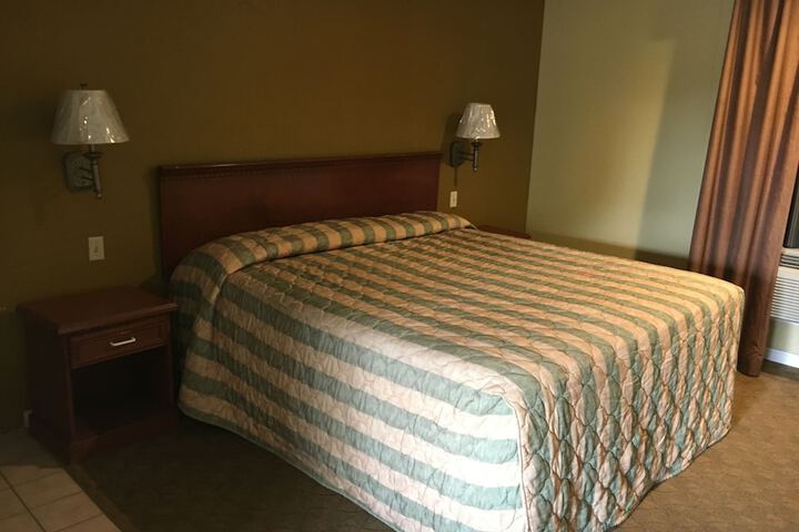 Bellflower Travel Inn