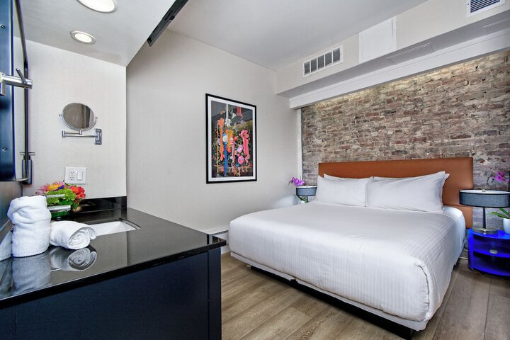 Room 20 of 35