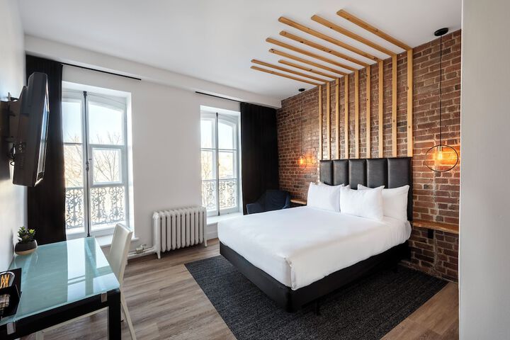 Room 35 of 62