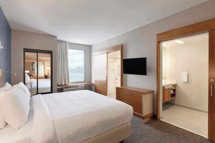 Room 18 of 26