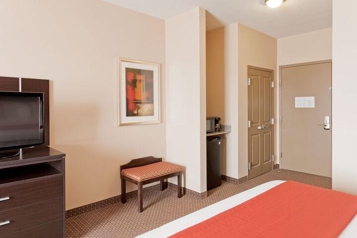 Room 28 of 69