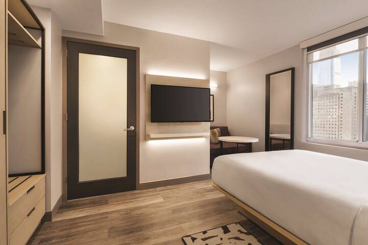 Room 44 of 96